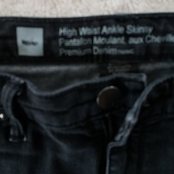 Jeans - Picture 2 of 4